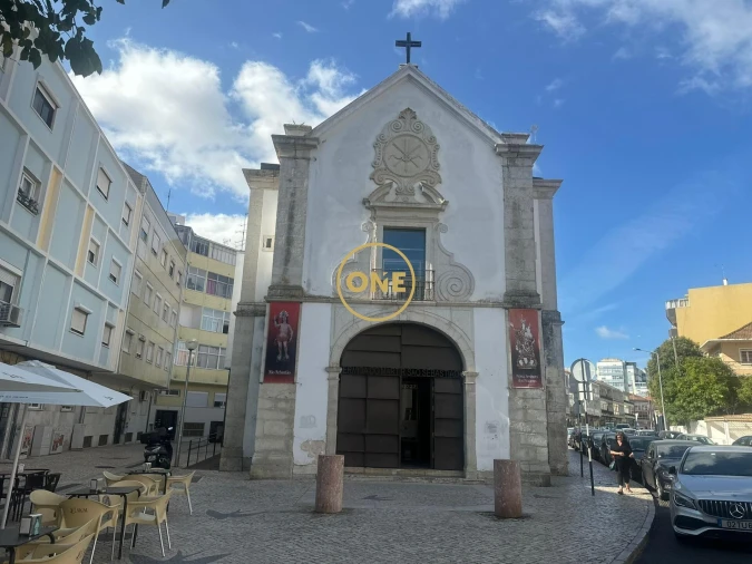 Loja para Venda em Almada, Cova da Piedade, Pragal e Cacilhas Foto 10