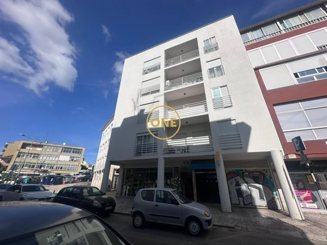 Loja para Venda em Almada, Cova da Piedade, Pragal e Cacilhas Foto 11