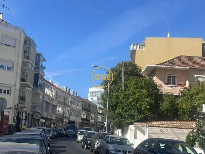 Loja para Venda em Almada, Cova da Piedade, Pragal e Cacilhas Foto 12