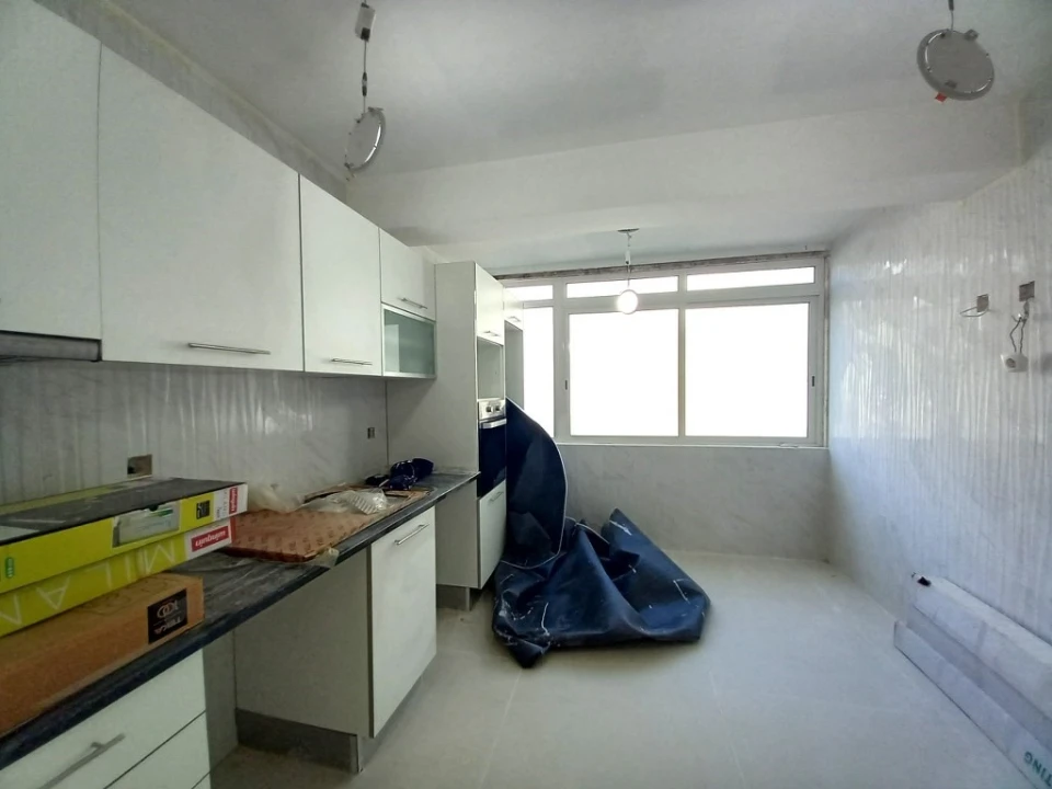 Apartamento T4 para Venda em Póvoa de Santa Iria e Forte da Casa Foto 6