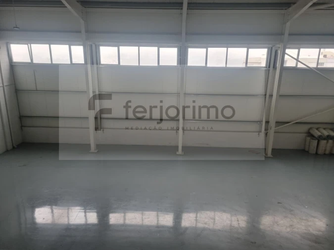 Armazém para Arrendamento em Azurem Foto 5
