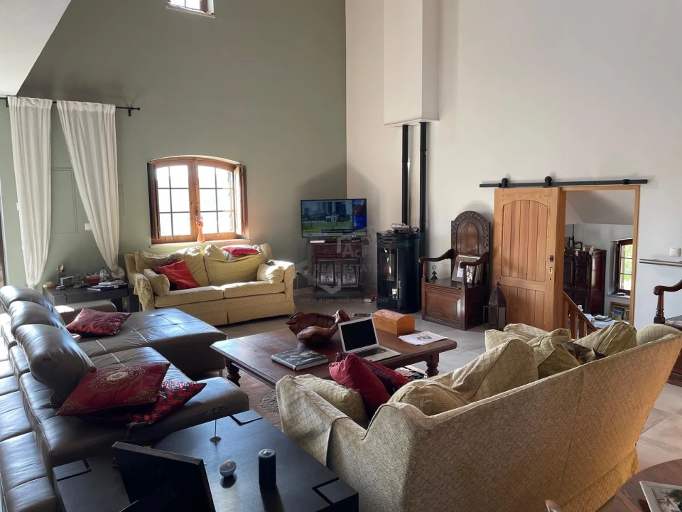 Moradia T5 para Venda em Alte Foto 5