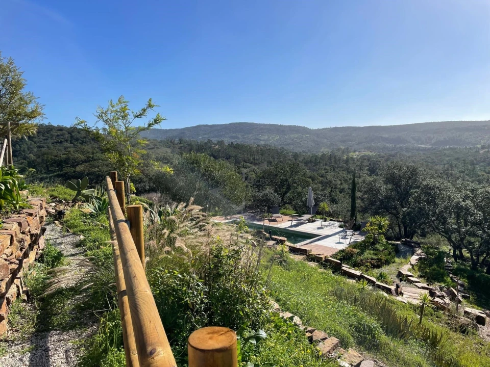 Moradia T5 para Venda em Alte Foto 4