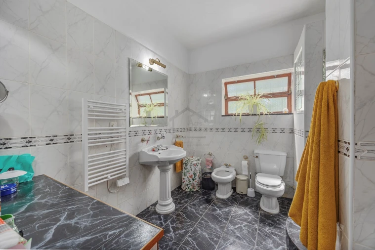 Moradia T3 para Venda em Alte Foto 15