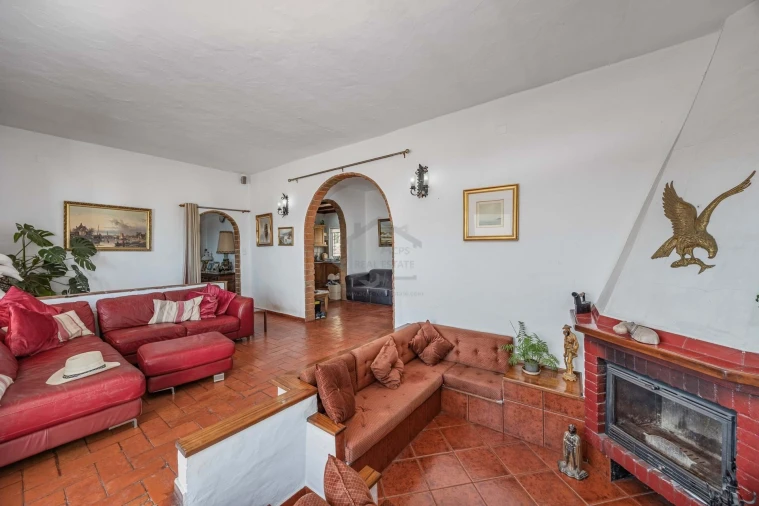 Moradia T3 para Venda em Alte Foto 8