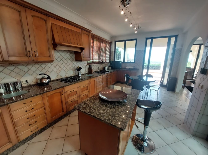 Moradia T5 para Venda em Loule (São Clemente) Foto 8