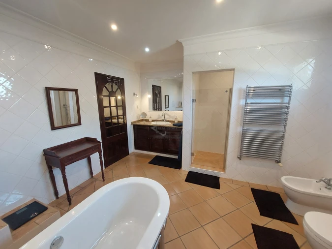 Moradia T5 para Venda em Loule (São Clemente) Foto 11