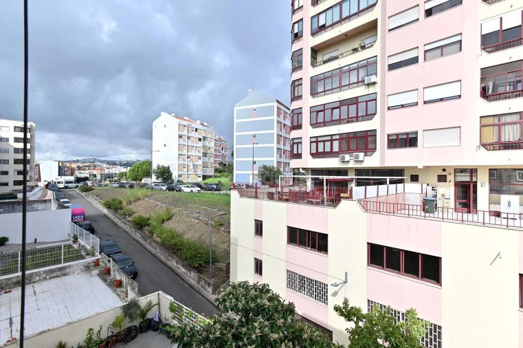 Apartamento T3 para Venda em Benfica Foto 16