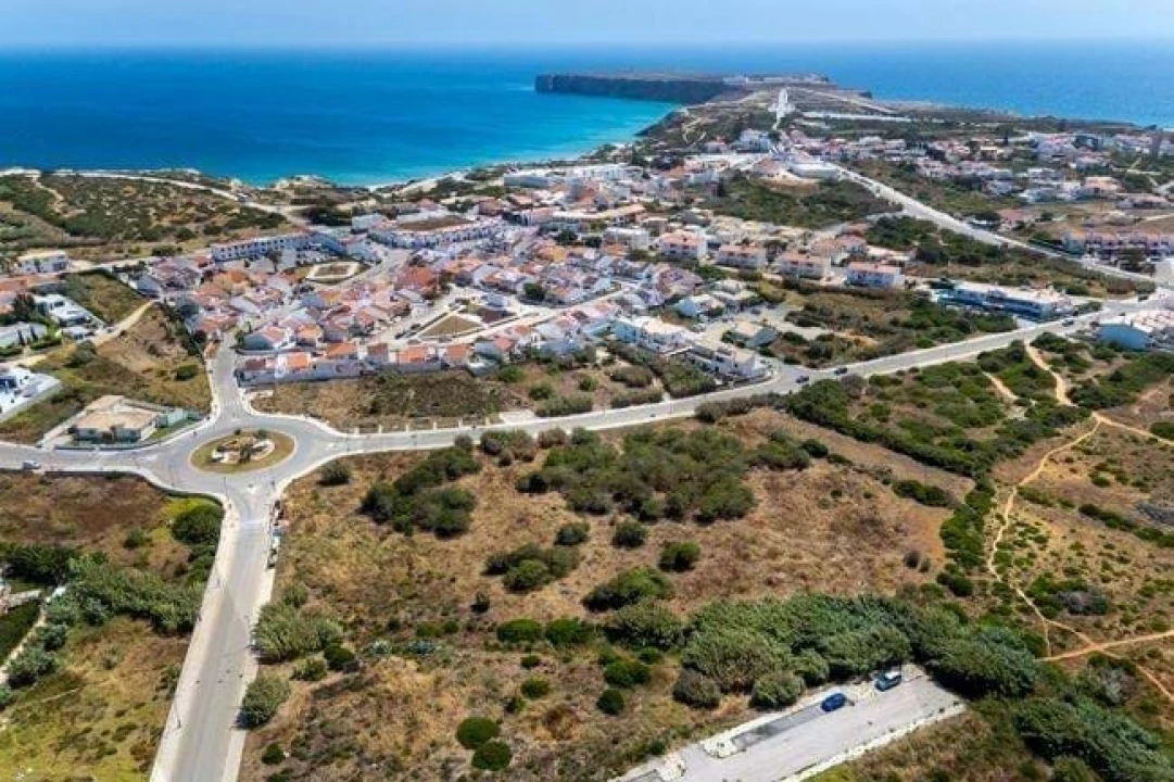Terreno para Venda em Vila de Sagres Foto 1