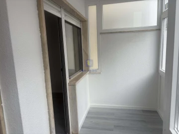 Apartamento T2 para Venda em Oeiras e São Julião da Barra, Paço de Arcos e Caxias