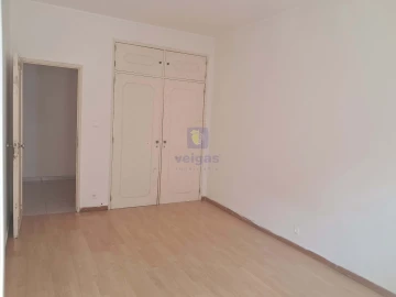 Apartamento T2 para Venda em Oeiras e São Julião da Barra, Paço de Arcos e Caxias