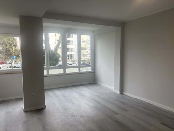 Apartamento T2 para Venda em Oeiras e São Julião da Barra, Paço de Arcos e Caxias