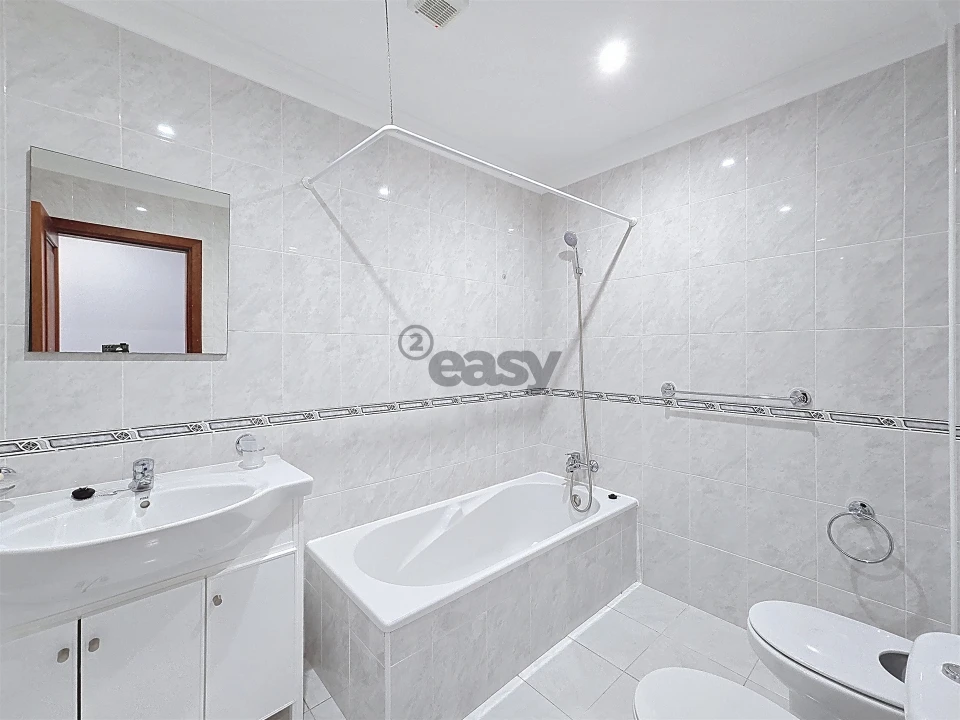 Moradia T2 para Venda em São Roque Foto 19