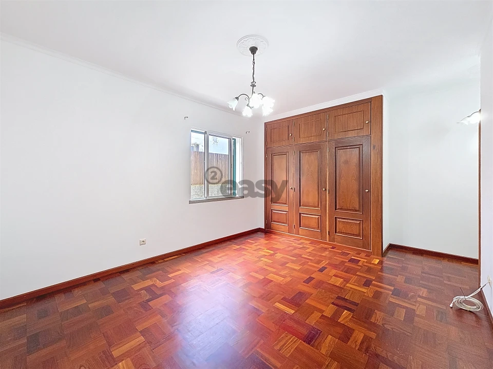 Moradia T2 para Venda em São Roque Foto 16