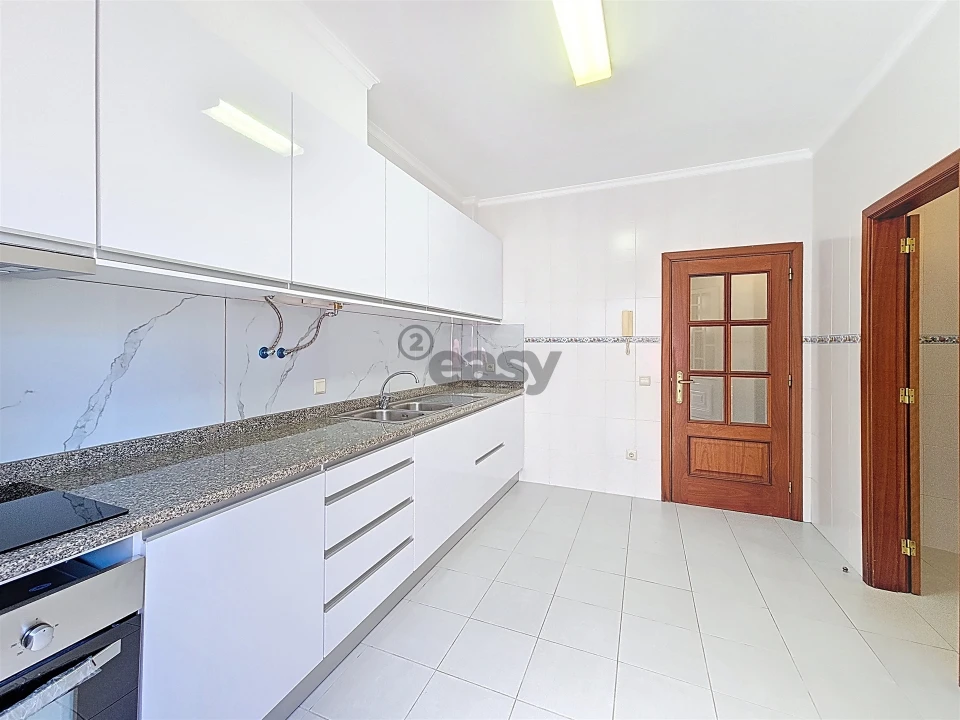 Moradia T2 para Venda em São Roque Foto 12