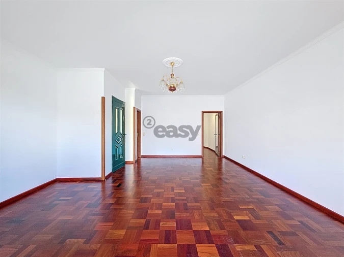 Moradia T2 para Venda em São Roque Foto 2