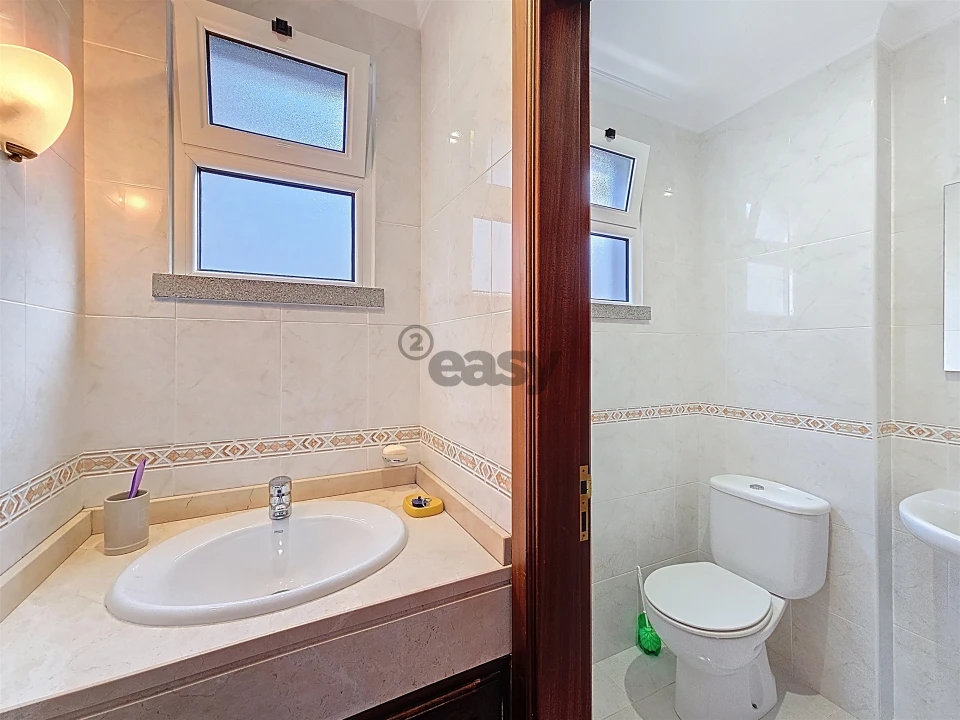 Moradia T2 para Venda em São Roque Foto 11