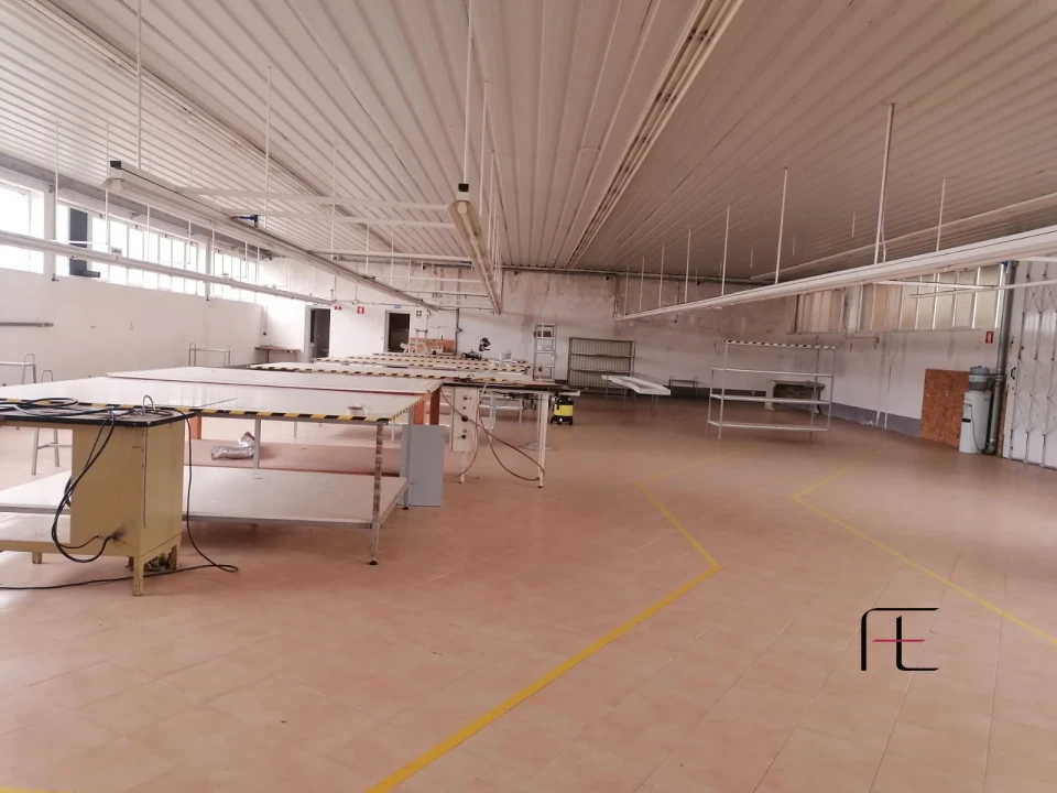 Armazém para Venda em Raimonda Foto 2