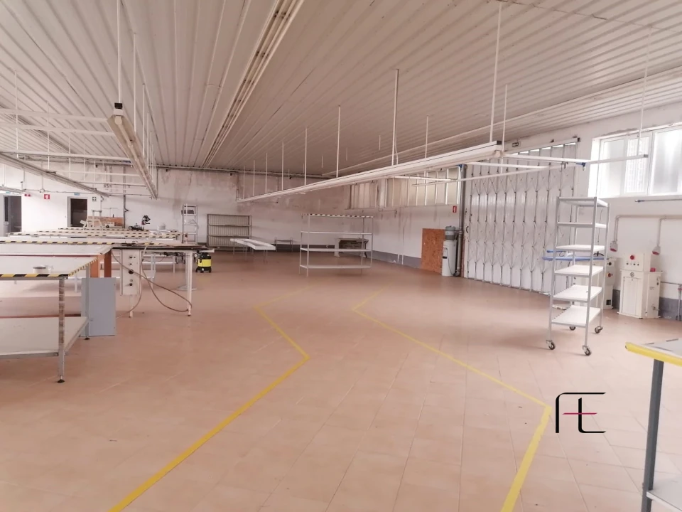 Armazém para Venda em Raimonda Foto 3