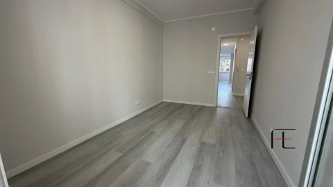 Apartamento T2 para Venda em Oeiras e São Julião da Barra, Paço de Arcos e Caxias
