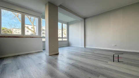Apartamento T2 para Venda em Oeiras e São Julião da Barra, Paço de Arcos e Caxias