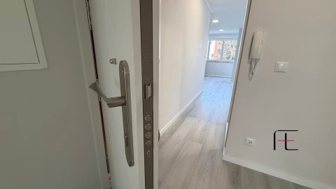 Apartamento T2 para Venda em Oeiras e São Julião da Barra, Paço de Arcos e Caxias