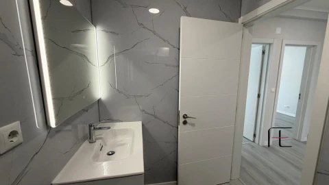 Apartamento T2 para Venda em Oeiras e São Julião da Barra, Paço de Arcos e Caxias