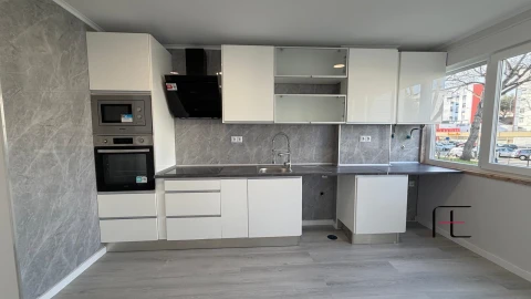 Apartamento T2 para Venda em Oeiras e São Julião da Barra, Paço de Arcos e Caxias