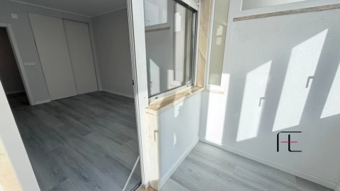 Apartamento T2 para Venda em Oeiras e São Julião da Barra, Paço de Arcos e Caxias