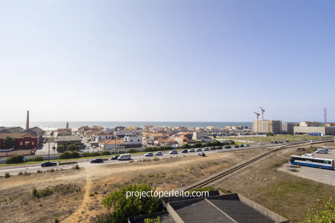 Apartamento T3 para Arrendamento em Espinho Foto 17