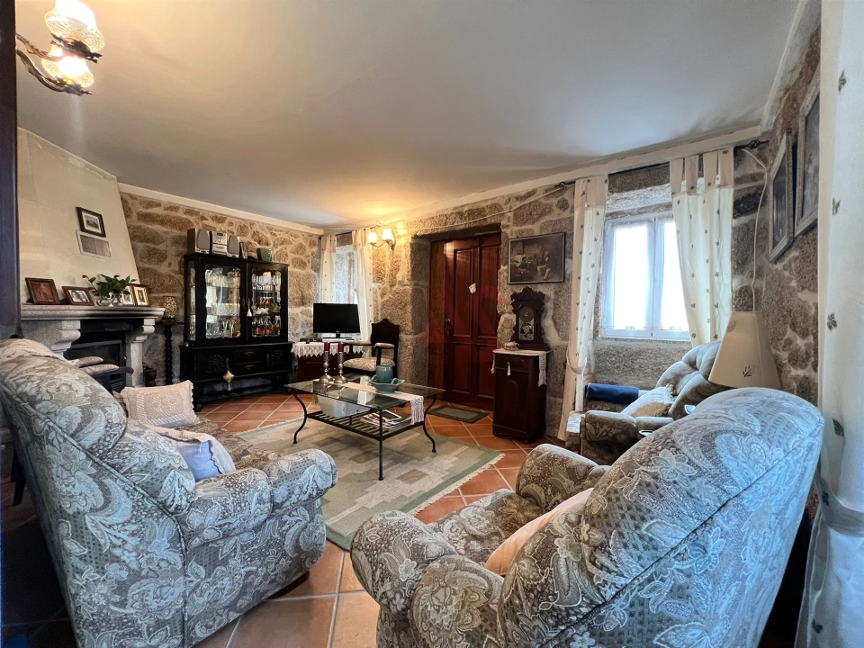 Moradia T3 para Venda em Oliveira do Douro Foto 28