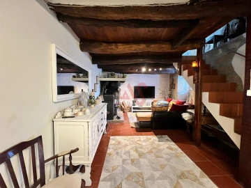 Moradia T3 para Venda em Oliveira do Douro
