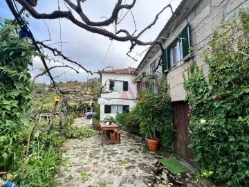 Moradia T3 para Venda em Oliveira do Douro