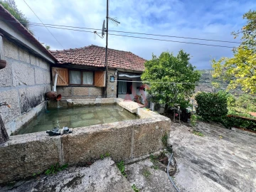 Moradia T3 para Venda em Oliveira do Douro