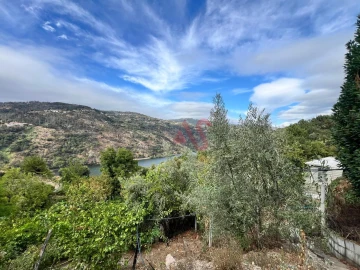 Moradia T3 para Venda em Oliveira do Douro