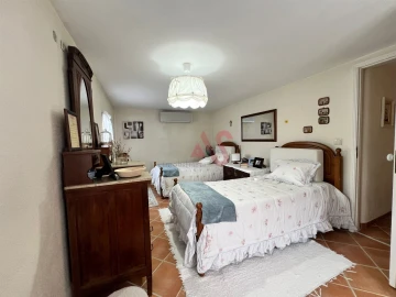 Moradia T3 para Venda em Oliveira do Douro