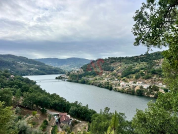 Moradia T3 para Venda em Oliveira do Douro