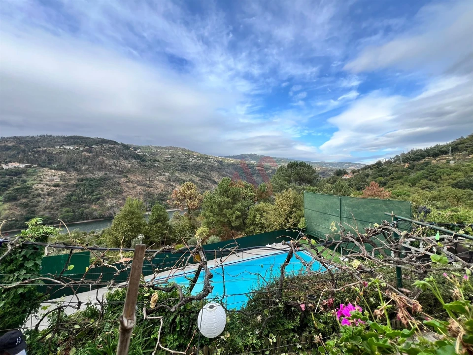 Moradia T3 para Venda em Oliveira do Douro Foto 27