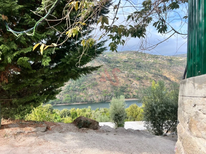 Moradia T3 para Venda em Oliveira do Douro Foto 8