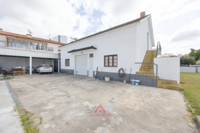 Moradia T3 para Venda em Marrazes e Barosa