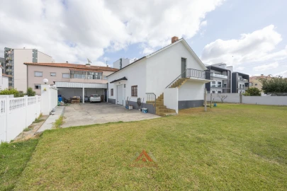 Moradia T3 para Venda em Marrazes e Barosa