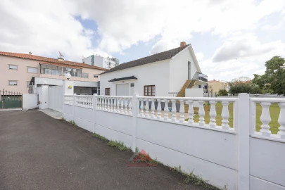 Moradia T3 para Venda em Marrazes e Barosa