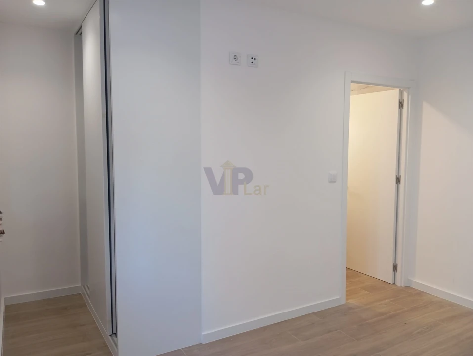 Moradia T2 para Arrendamento em São Mamede de Infesta e Senhora da Hora Foto 7