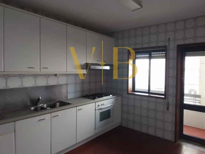 Apartamento T3 para Venda em Arvore Foto 3