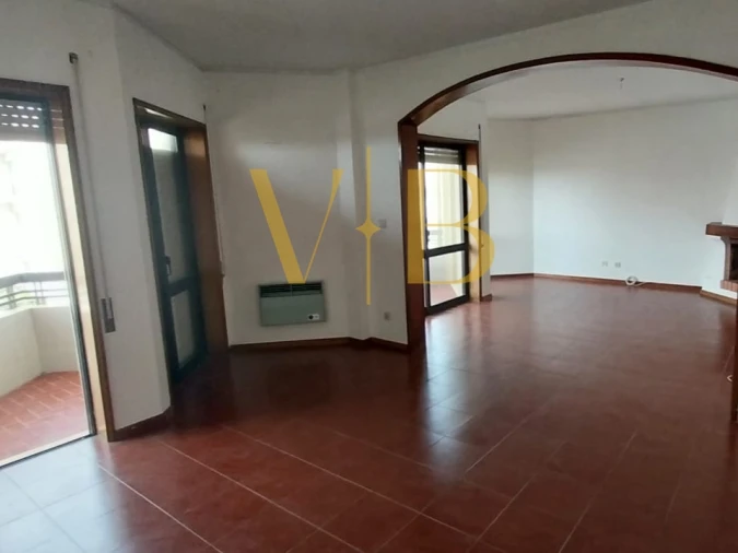 Apartamento T3 para Venda em Arvore Foto 2