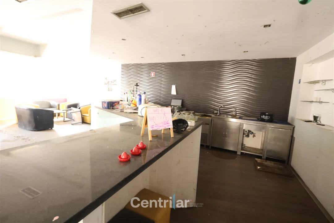 Loja para Venda em Vila Nova de Tazem Foto 6