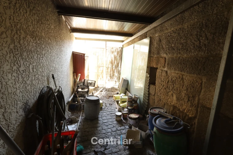 Loja para Venda em Vila Nova de Tazem Foto 16