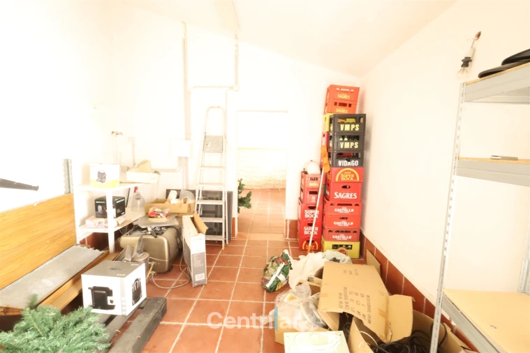 Loja para Venda em Vila Nova de Tazem Foto 22