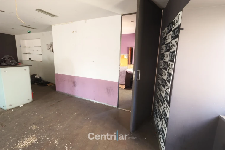 Loja para Venda em Vila Nova de Tazem Foto 4