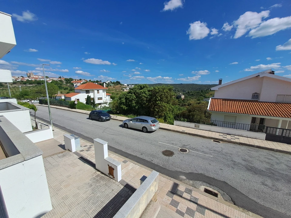 Moradia T6 para Venda em Miranda do Douro Foto 5